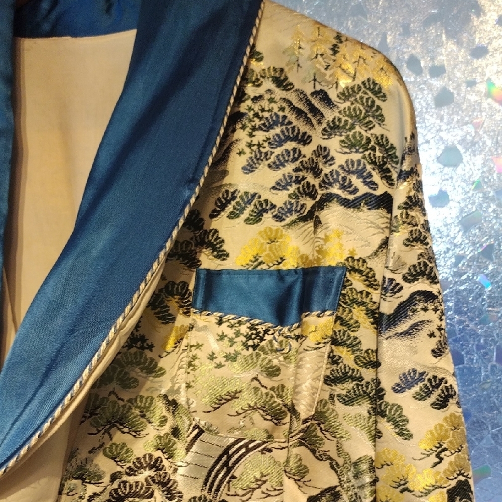 Japanese Smoking Jacket - Picture 10 of 17